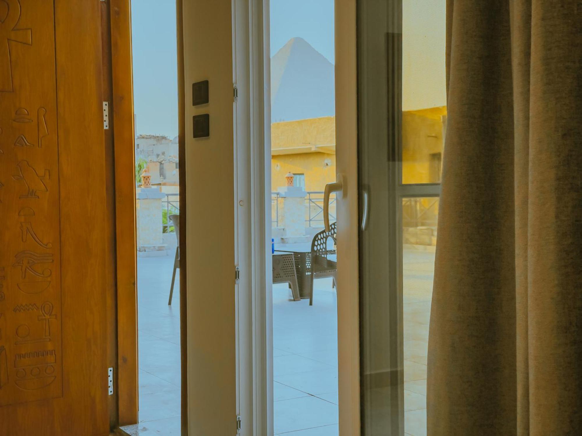 King Khufu Pyramids View Hotel Kafrat al Jabal Room photo