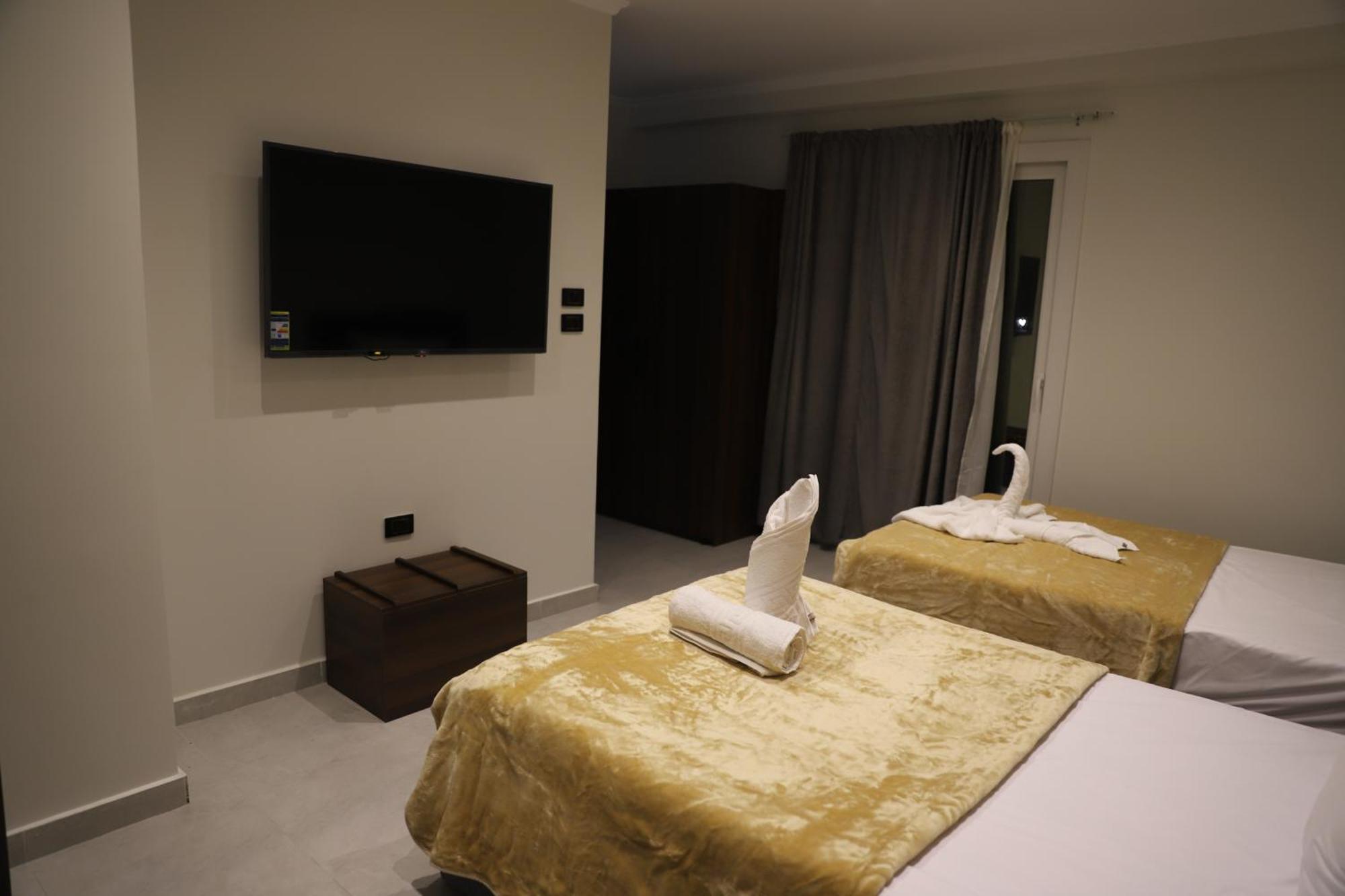 King Khufu Pyramids View Hotel Kafrat al Jabal Room photo