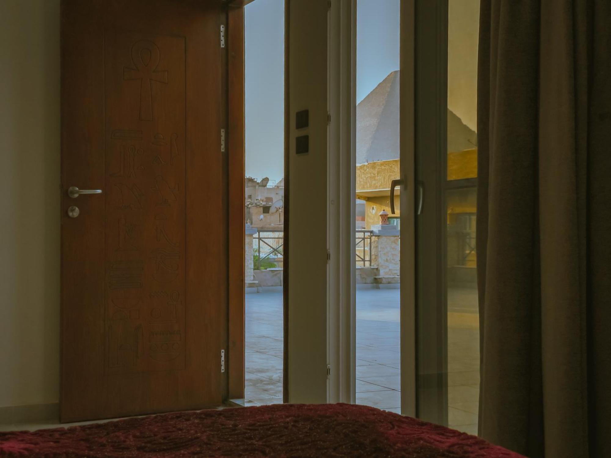 King Khufu Pyramids View Hotel Kafrat al Jabal Room photo